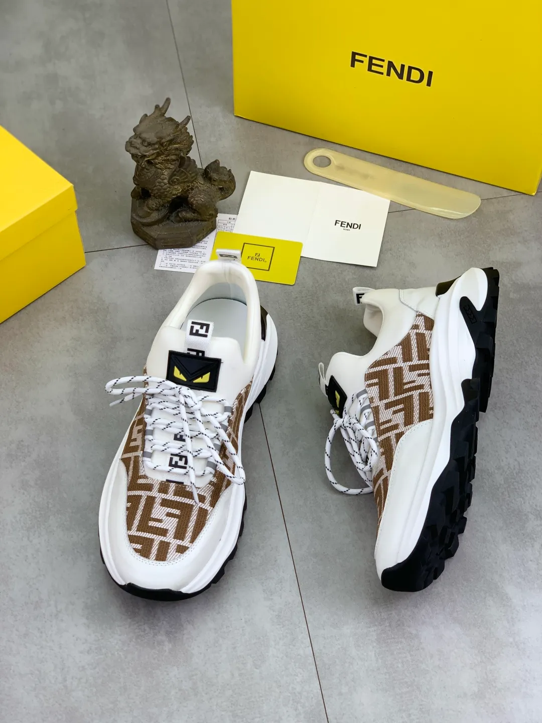 ​Men's shoes 💰P440 💰【New】Little monster 🆘 New FENDI 🕶️🕶️Simple routing effect, showing an elegant and cool driving shoe 🎬Using imported calfskin + first-layer pigskin lining🐂Excellent material🎬Detailed workmanship 🤗Comfortable foot feel➰➰. ​Pair it with any outfit to show your taste and temperament, low-key luxury ♻️Design ​simple and elegant ​noble and fashionable 🍃​Very loved and favored by trendy men 💓❤️Size: 38-44 (45 customized) 3️⃣ colors available